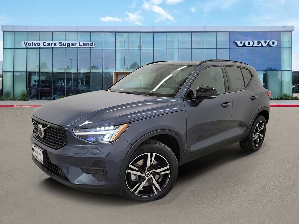 2026 Volvo XC40 B4 Core