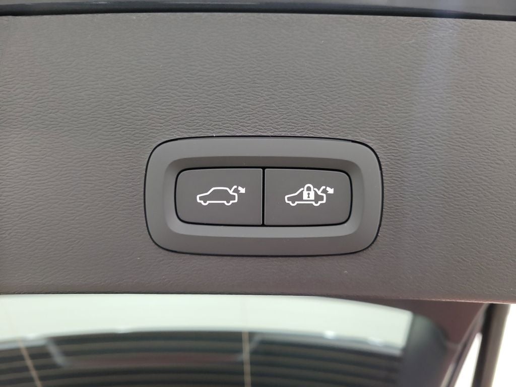 2026 Volvo XC40 B4 Core