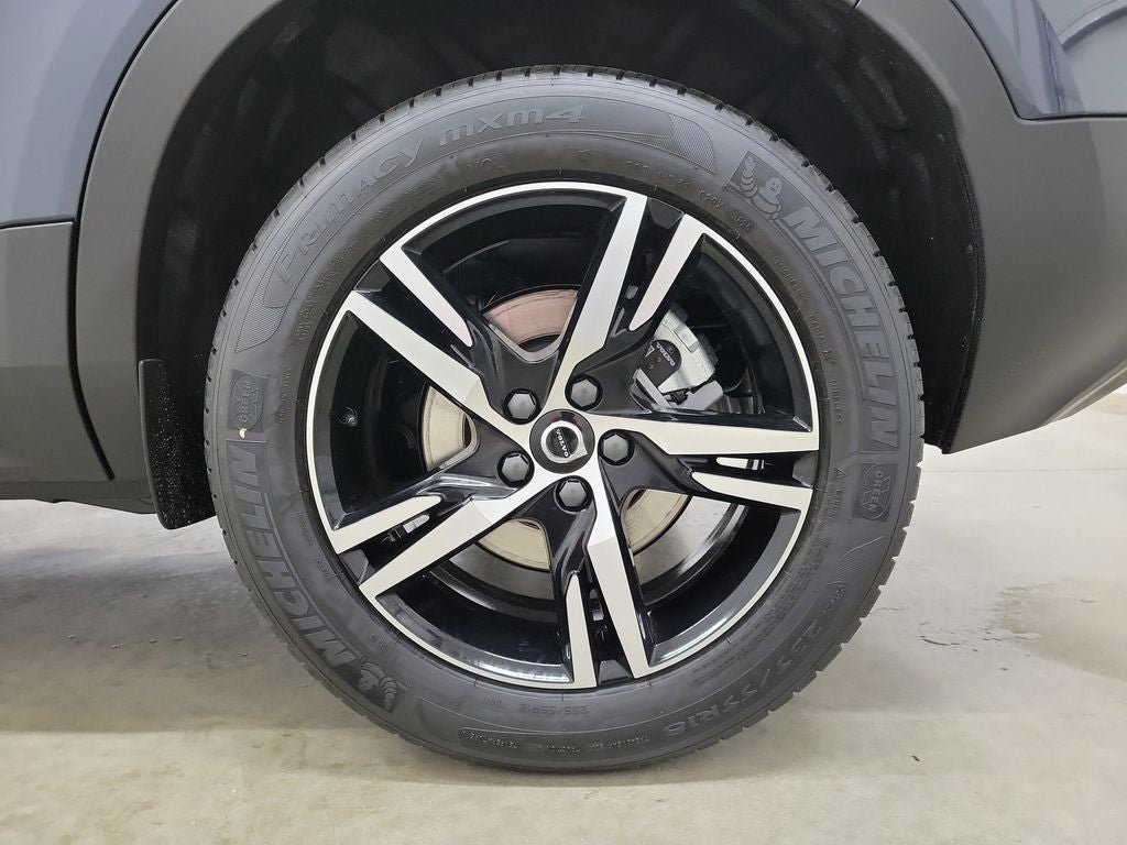 2026 Volvo XC40 B4 Core