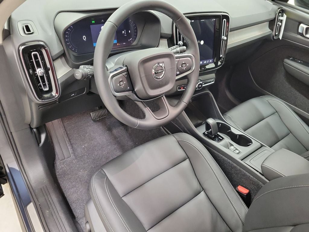 2026 Volvo XC40 B4 Core