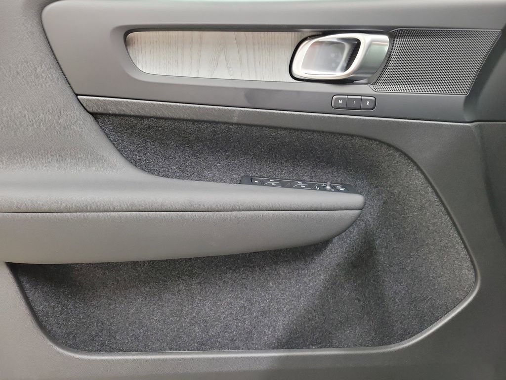 2026 Volvo XC40 B4 Core