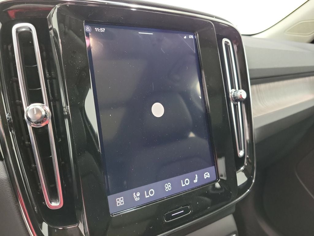 2026 Volvo XC40 B4 Core