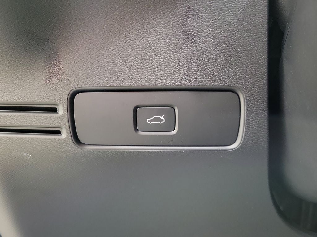 2026 Volvo XC40 B4 Core