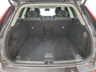 2023 Volvo XC60 B5 Ultimate Bright Theme