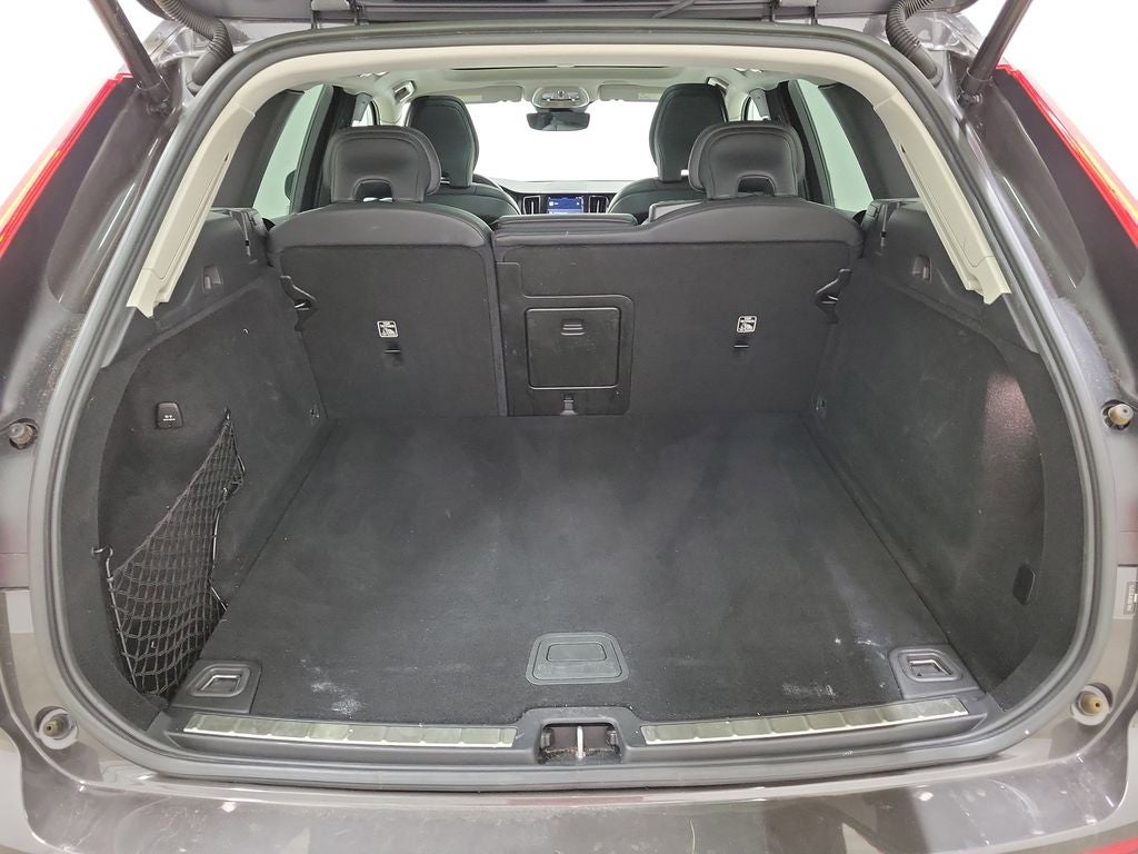 2023 Volvo XC60 B5 Ultimate Bright Theme