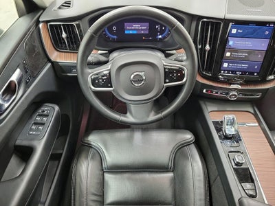 2023 Volvo XC60 B5 Ultimate Bright Theme