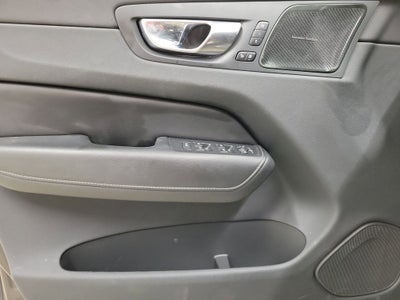 2023 Volvo XC60 B5 Ultimate Bright Theme