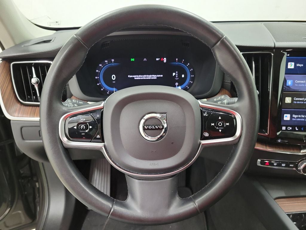 2023 Volvo XC60 B5 Ultimate Bright Theme