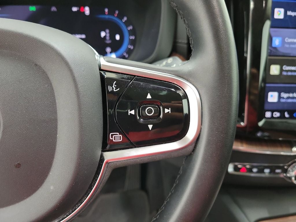 2023 Volvo XC60 B5 Ultimate Bright Theme