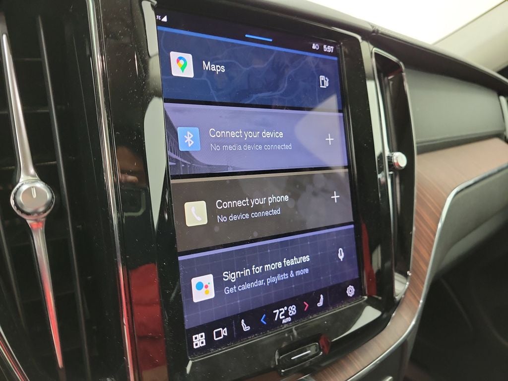 2023 Volvo XC60 B5 Ultimate Bright Theme