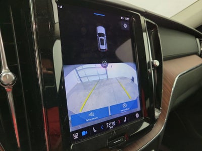 2023 Volvo XC60 B5 Ultimate Bright Theme