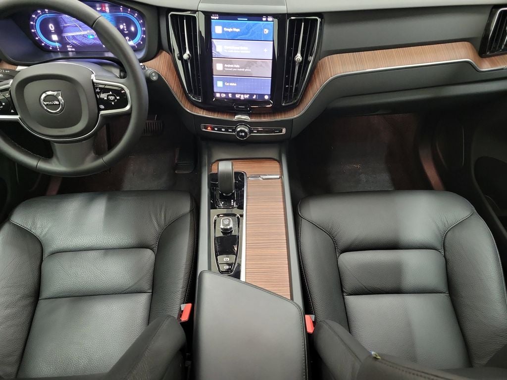 2024 Volvo XC60 B5 Plus Dark Theme