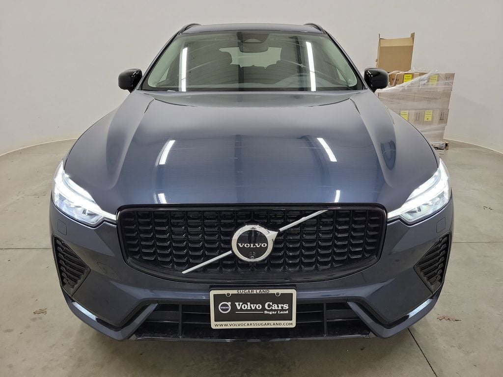 2024 Volvo XC60 B5 Plus Dark Theme