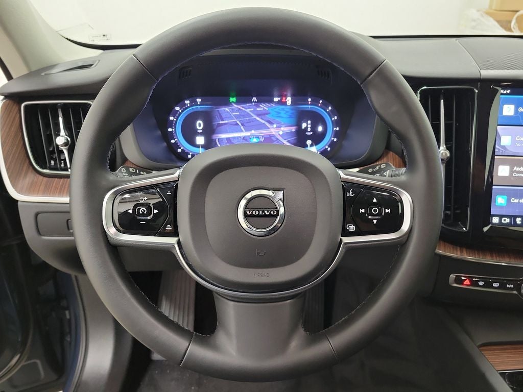 2024 Volvo XC60 B5 Plus Dark Theme