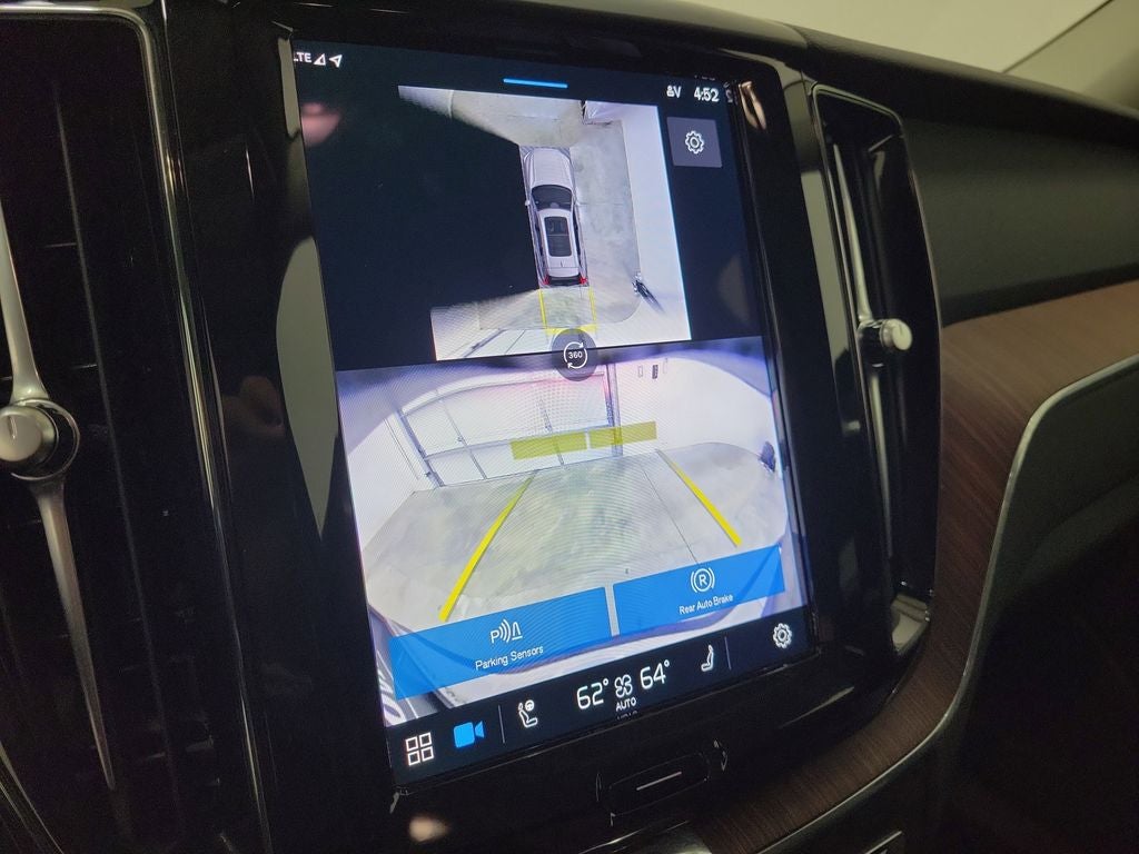 2024 Volvo XC60 B5 Plus Dark Theme