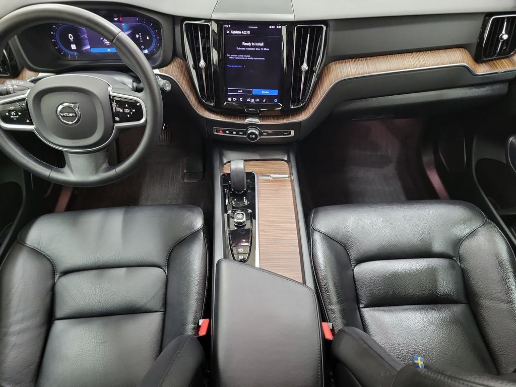 2023 Volvo XC60 B5 Plus Bright Theme
