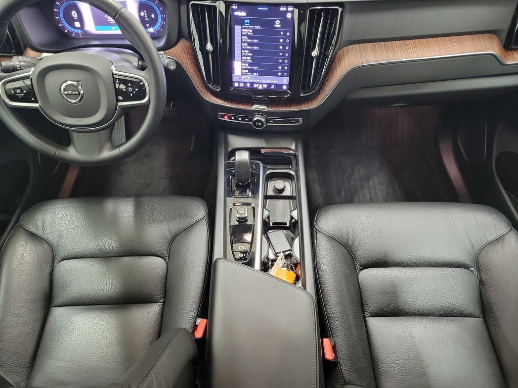 2023 Volvo XC60 B5 Plus Bright Theme