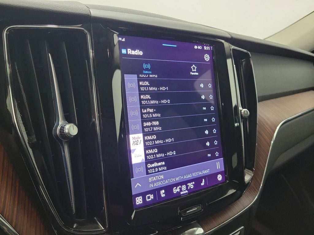 2023 Volvo XC60 B5 Plus Bright Theme