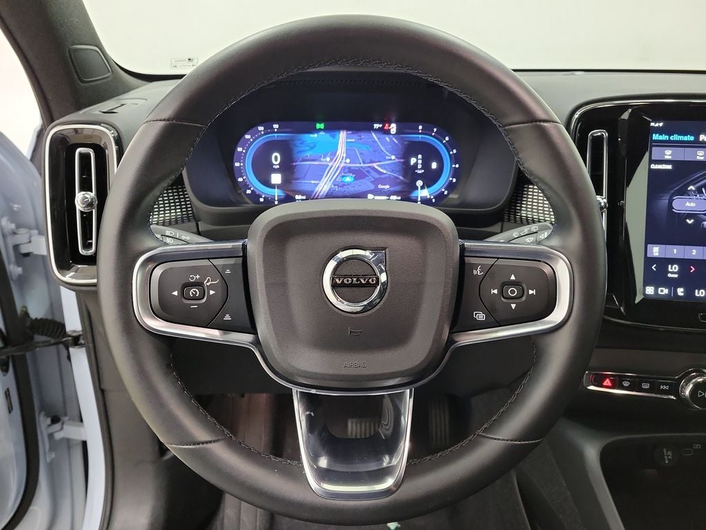 2025 Volvo XC40 B5 Plus Dark Theme