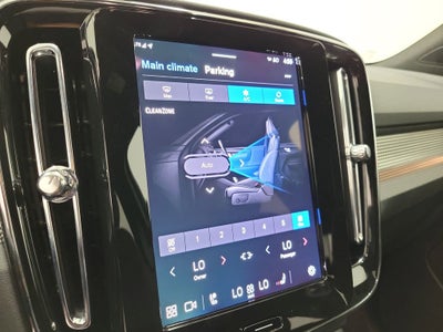 2025 Volvo XC40 B5 Plus Dark Theme