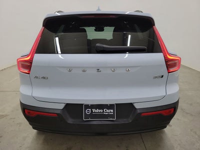 2025 Volvo XC40 B5 Plus Dark Theme
