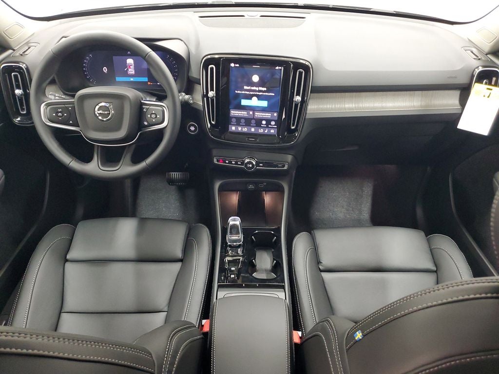 2026 Volvo XC40 B5 Plus