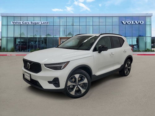 2026 Volvo XC40 B5 Plus