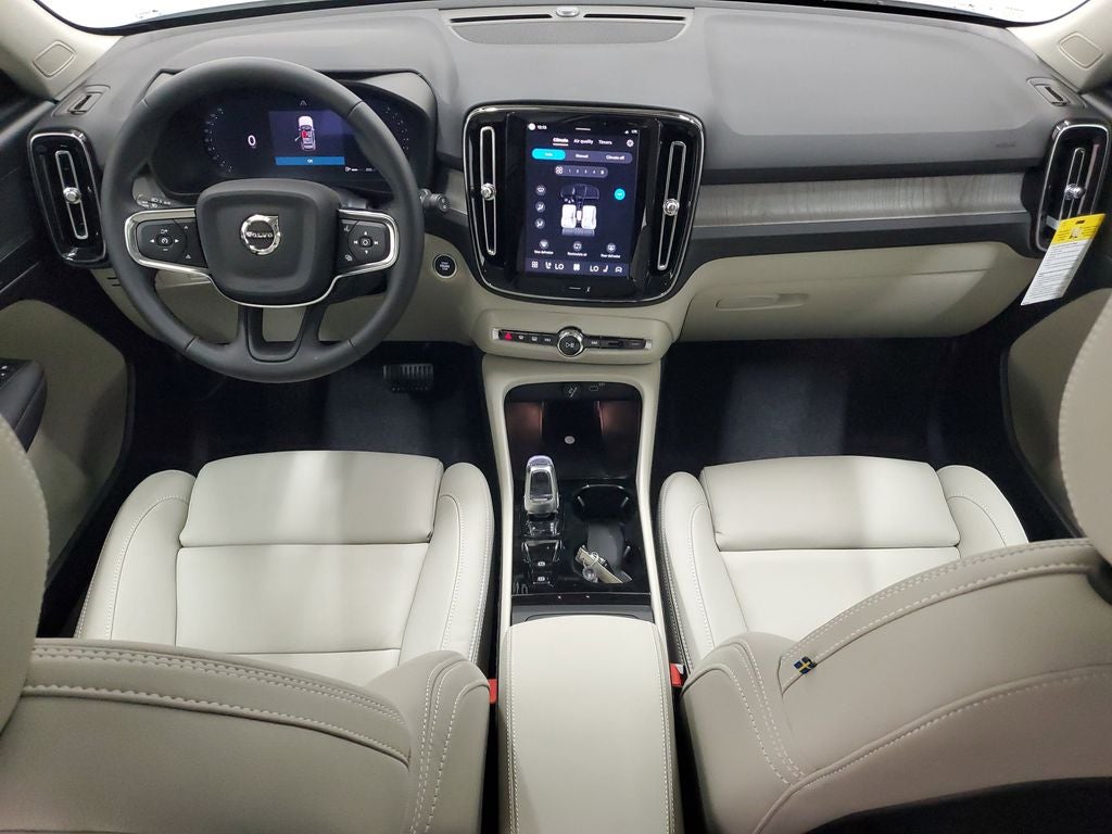 2026 Volvo XC40 B5 Plus