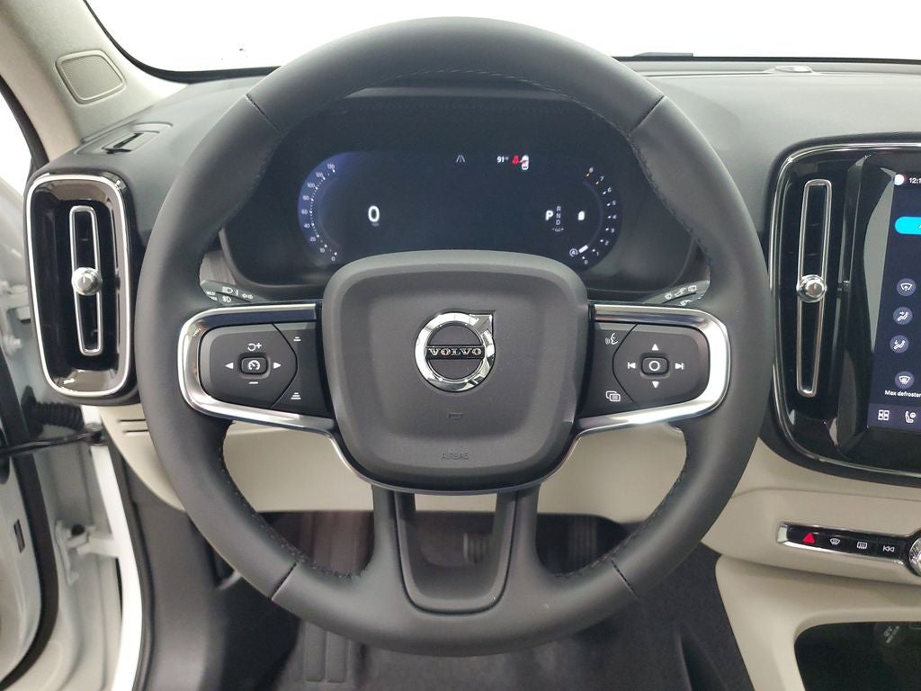 2026 Volvo XC40 B5 Plus