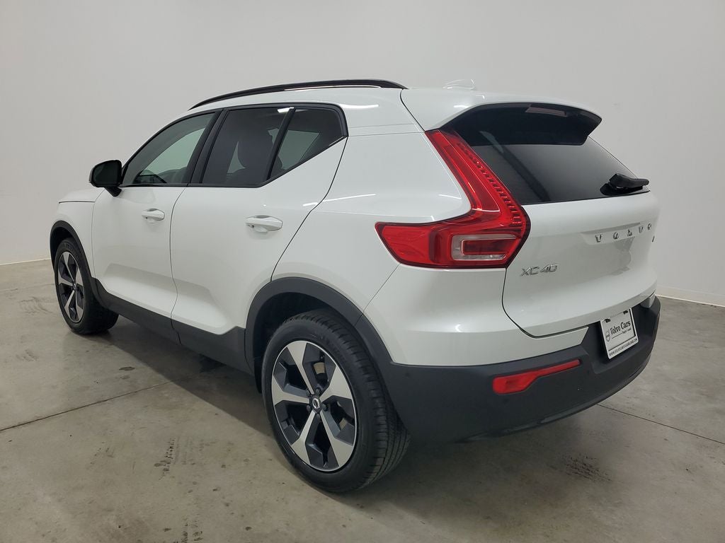 2026 Volvo XC40 B5 Plus