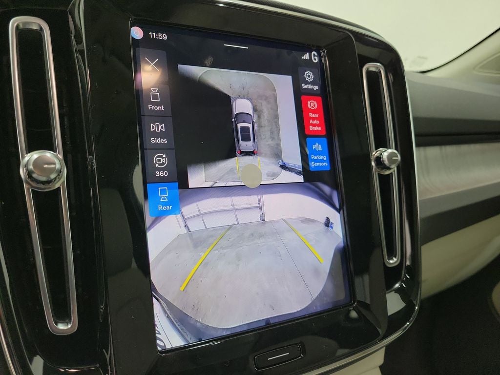 2026 Volvo XC40 B5 Plus