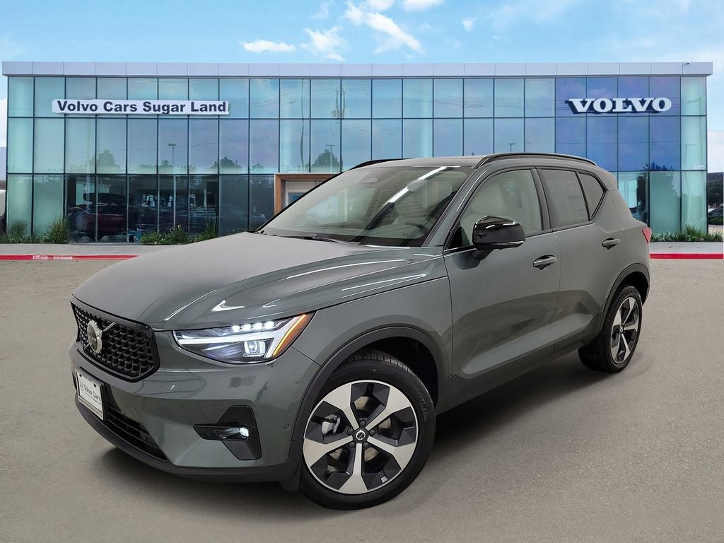 2026 Volvo XC40 B5 Plus
