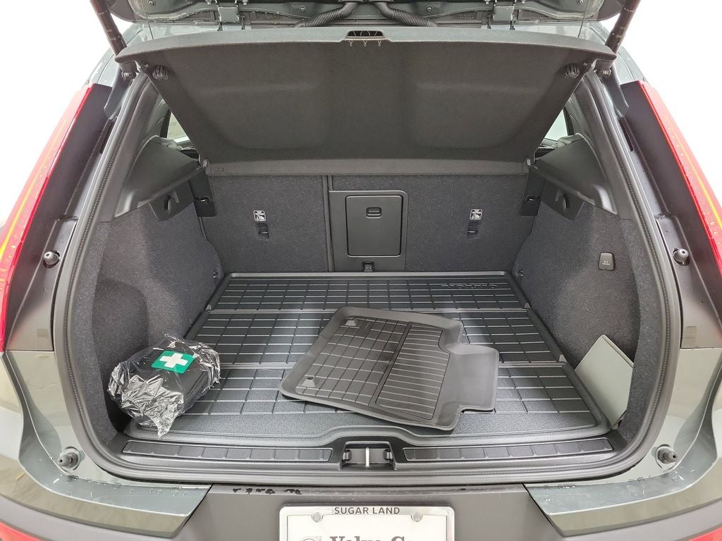 2026 Volvo XC40 B5 Plus