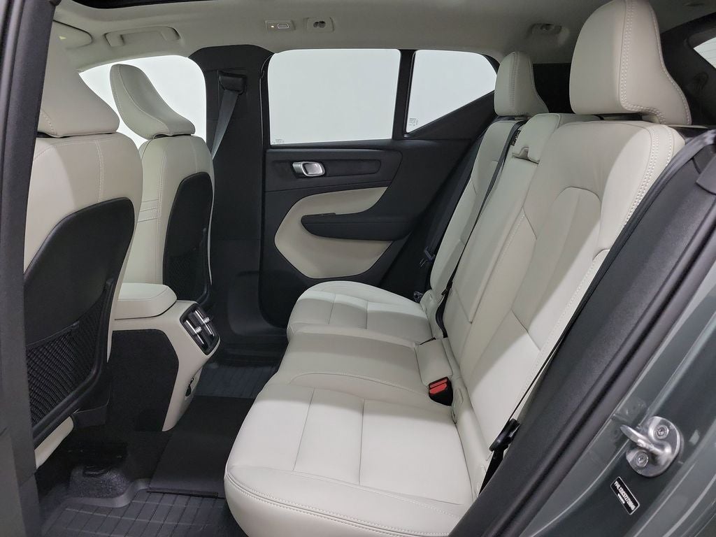 2026 Volvo XC40 B5 Plus