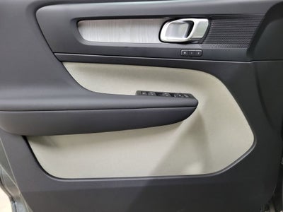 2026 Volvo XC40 B5 Plus