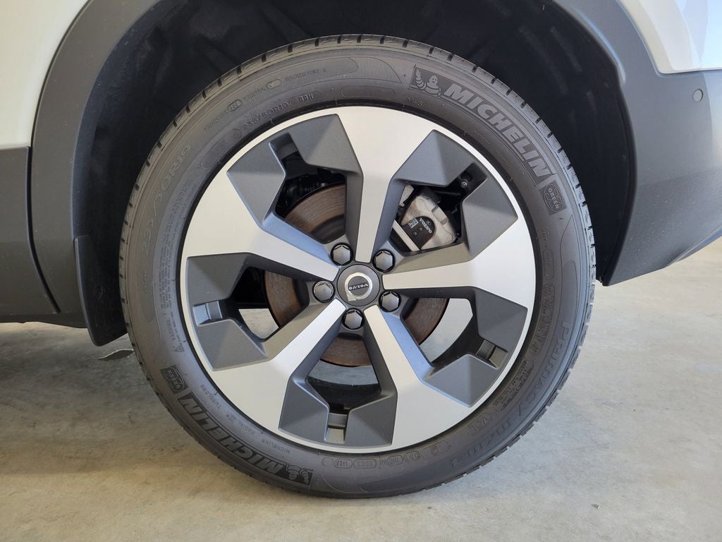 2026 Volvo XC40 PLUS AWD