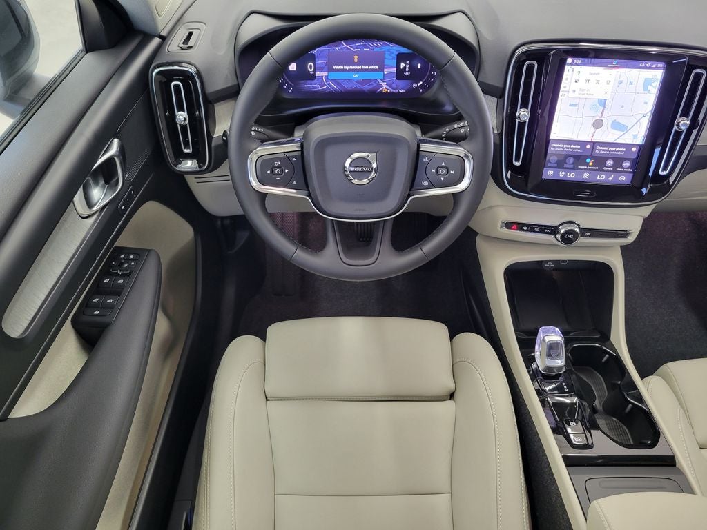 2026 Volvo XC40 PLUS AWD