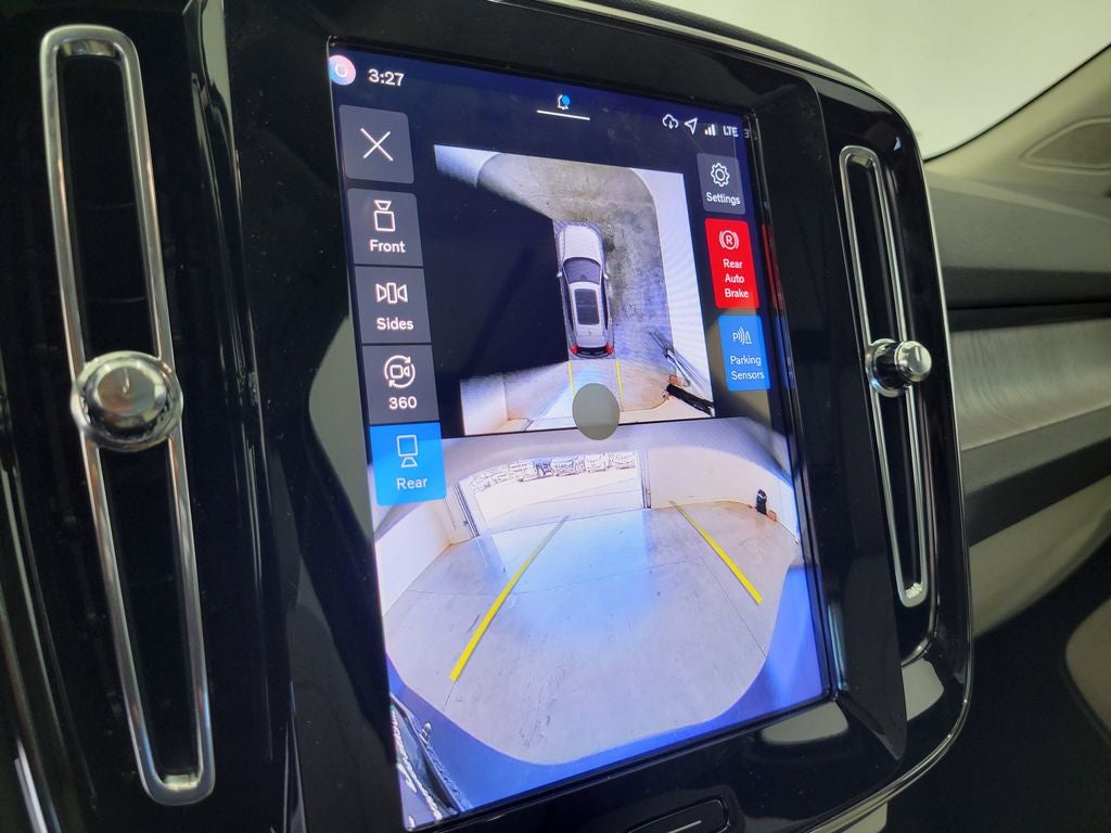 2026 Volvo XC40 PLUS AWD