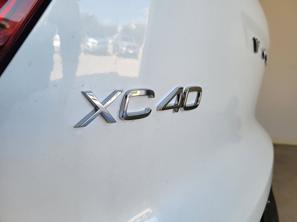 2026 Volvo XC40 PLUS AWD