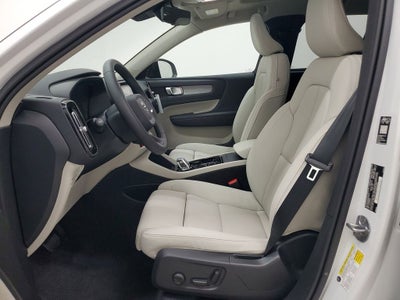 2026 Volvo XC40 B5 Plus