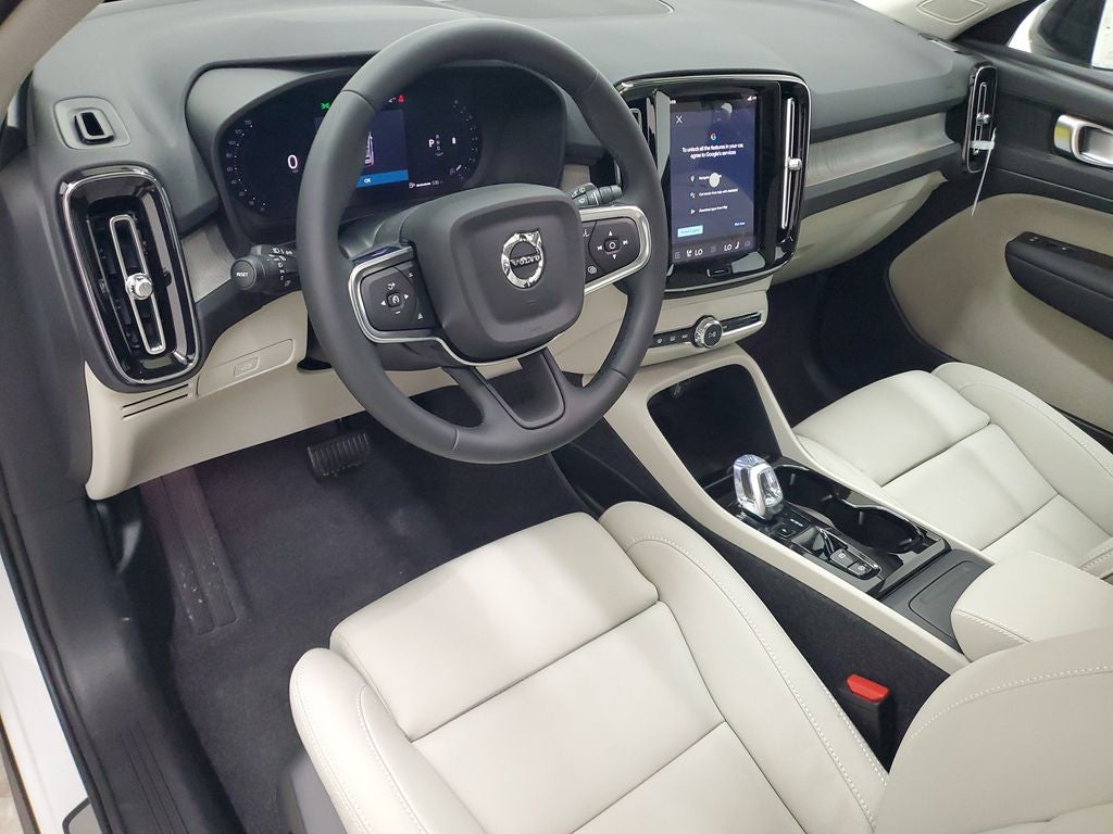 2026 Volvo XC40 B5 Plus