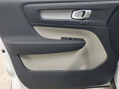 2026 Volvo XC40 B5 Plus