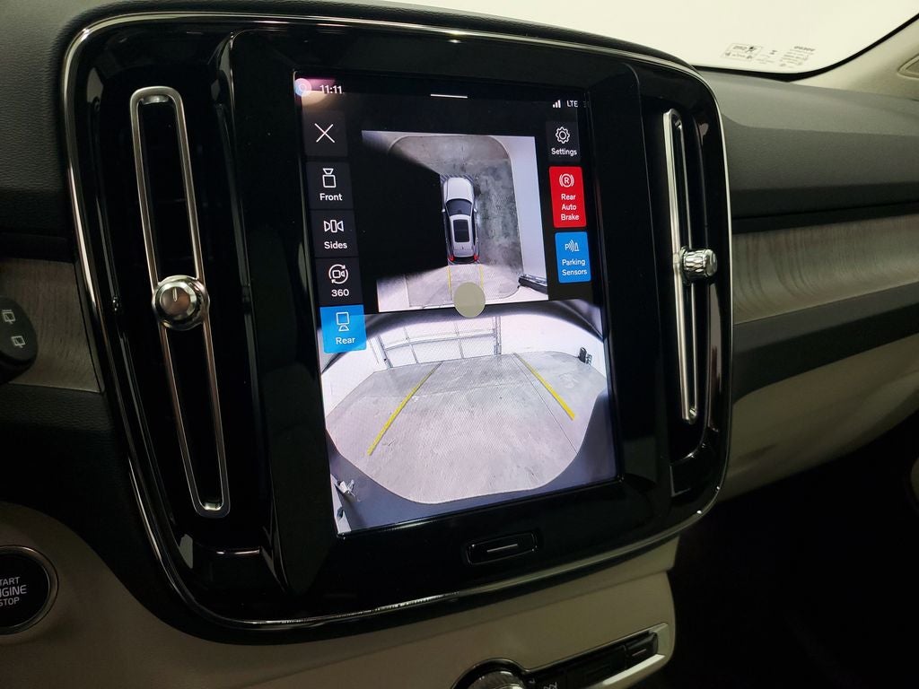 2026 Volvo XC40 B5 Plus