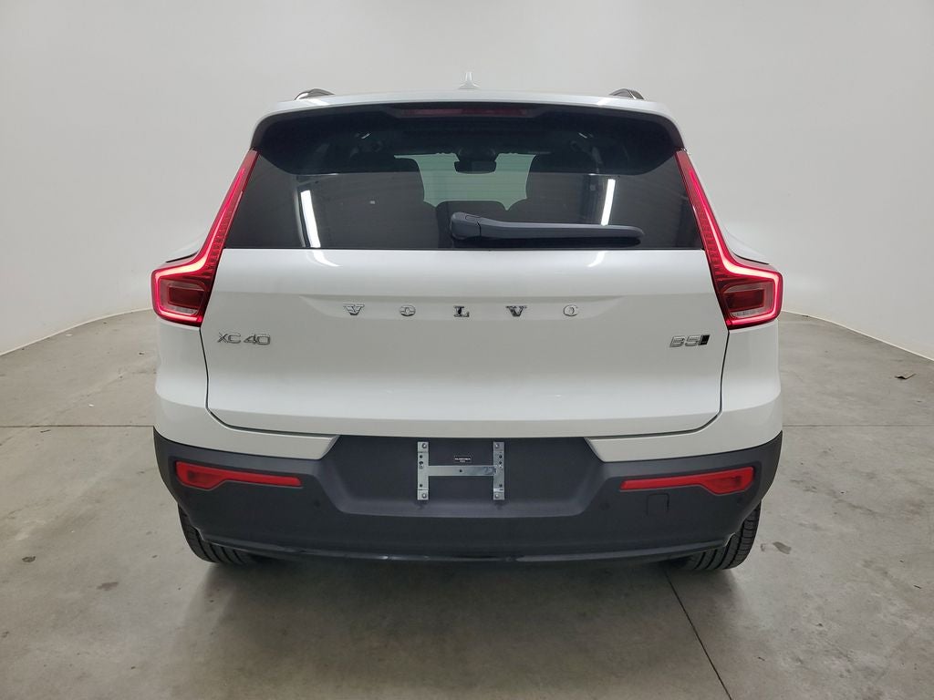 2026 Volvo XC40 B5 Plus