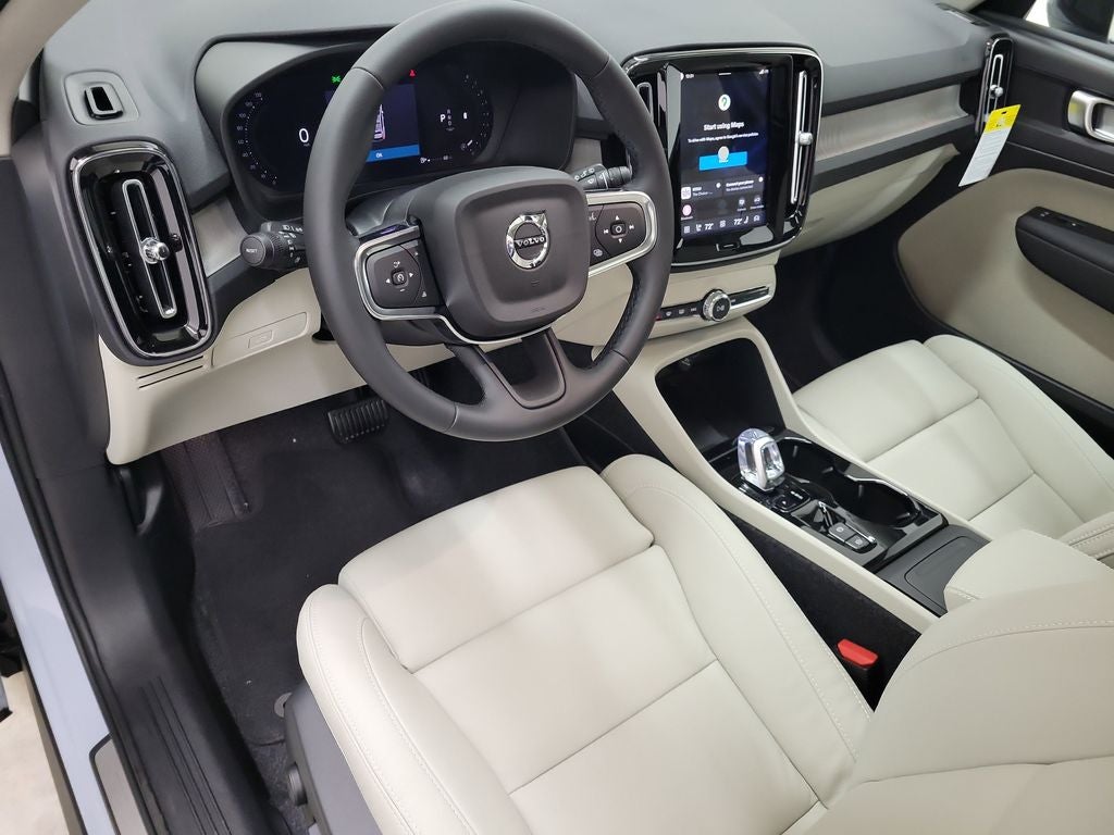 2026 Volvo XC40 B5 Plus