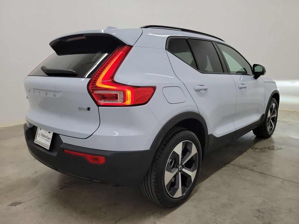 2026 Volvo XC40 B5 Plus