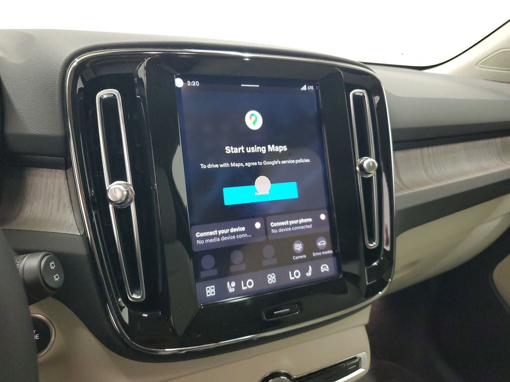 2026 Volvo XC40 B5 Plus