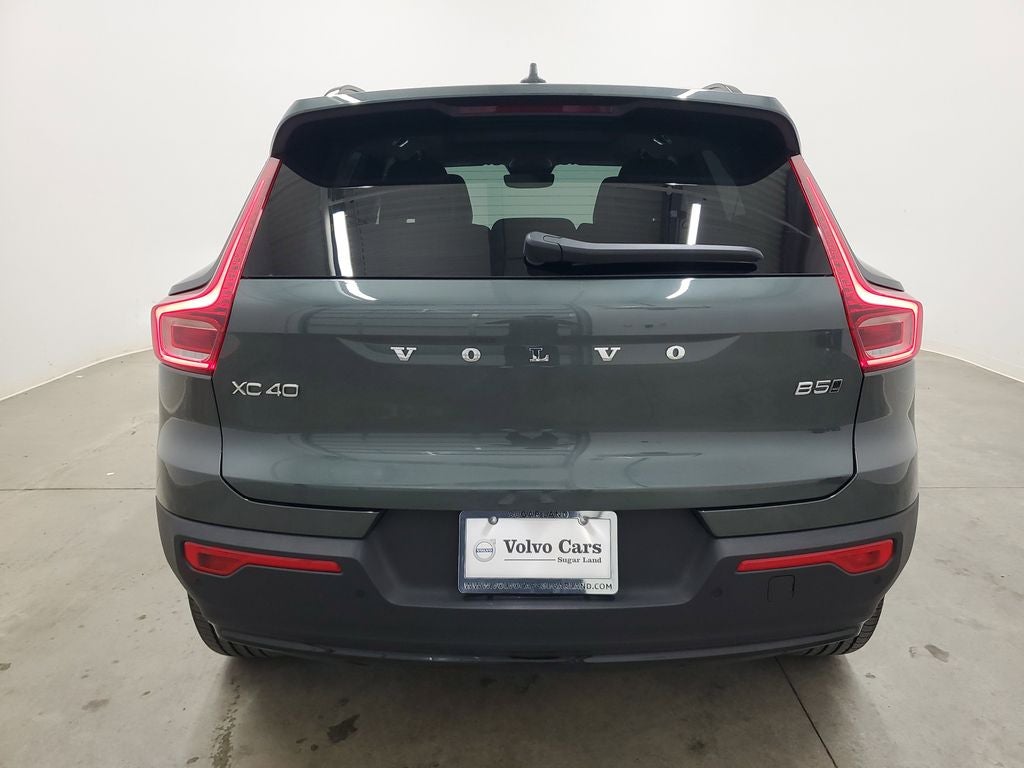 2026 Volvo XC40 B5 Plus