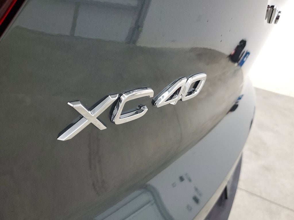 2026 Volvo XC40 B5 Plus