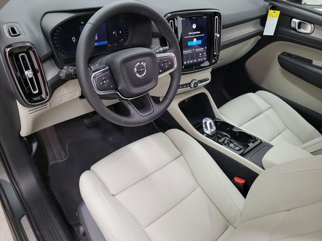 2026 Volvo XC40 B5 Plus